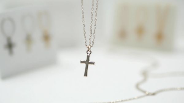 Choisir un bracelet croix adapté à votre style ou symbole